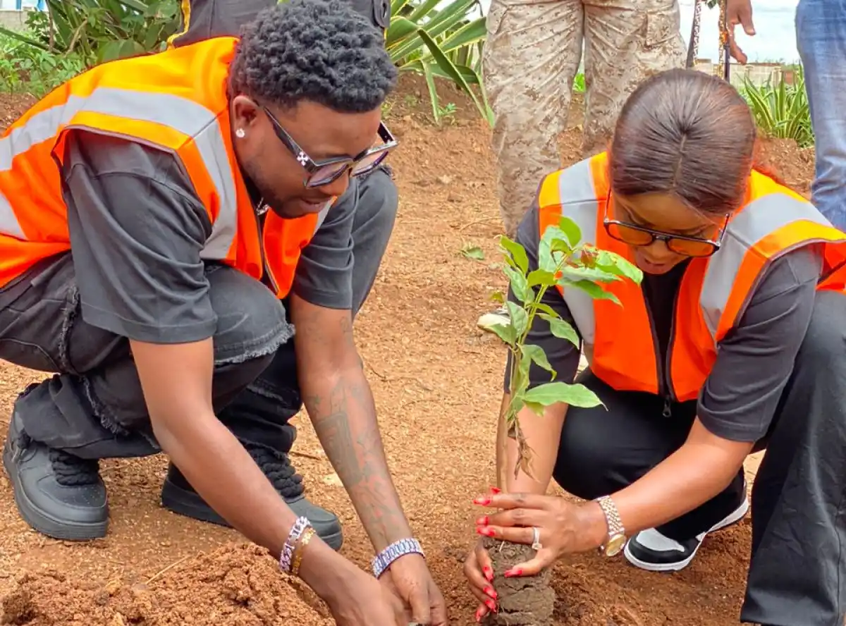 Fama, LCC in tree planting exercise