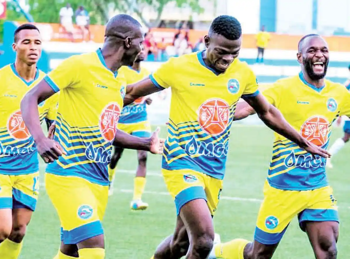 Lloyd Njaliwa inspires Costa do Sol