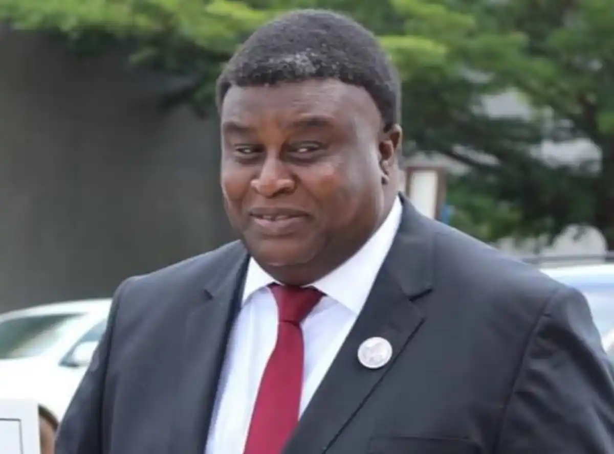 MCP backs ministers on cash handouts