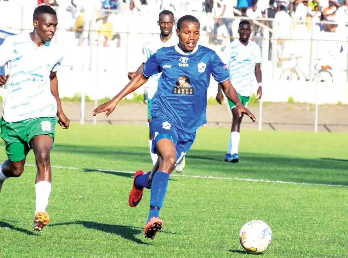 Mighty Mukuru Wanderers pile pressure on Silver Strikers