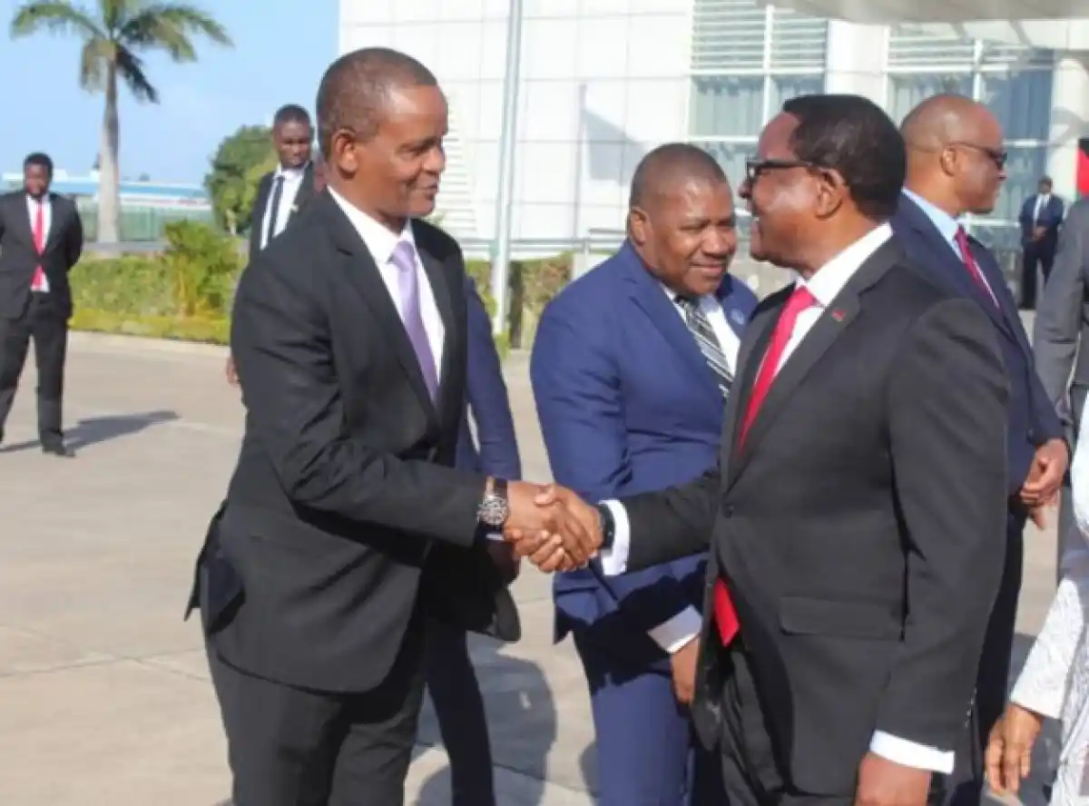 President Chakwera leaves Maputo for Harare after signing vital MoU on electricity, fuel with Nyusi