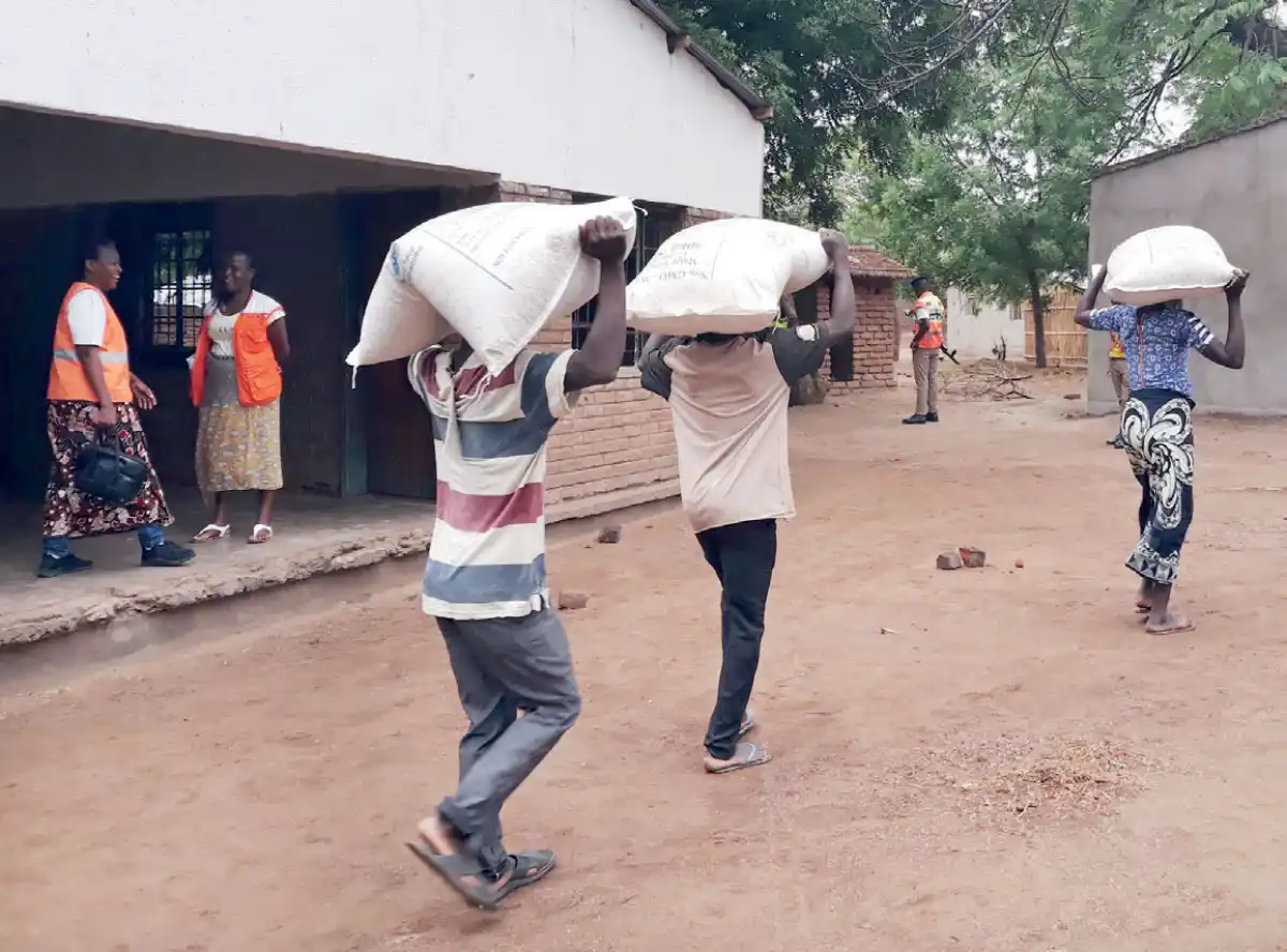 World Food Programme delivers food to struggling families