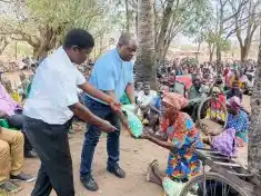 Zomba Diocese distributed maize flour and seeds to 450 families in response to the hunger crisis